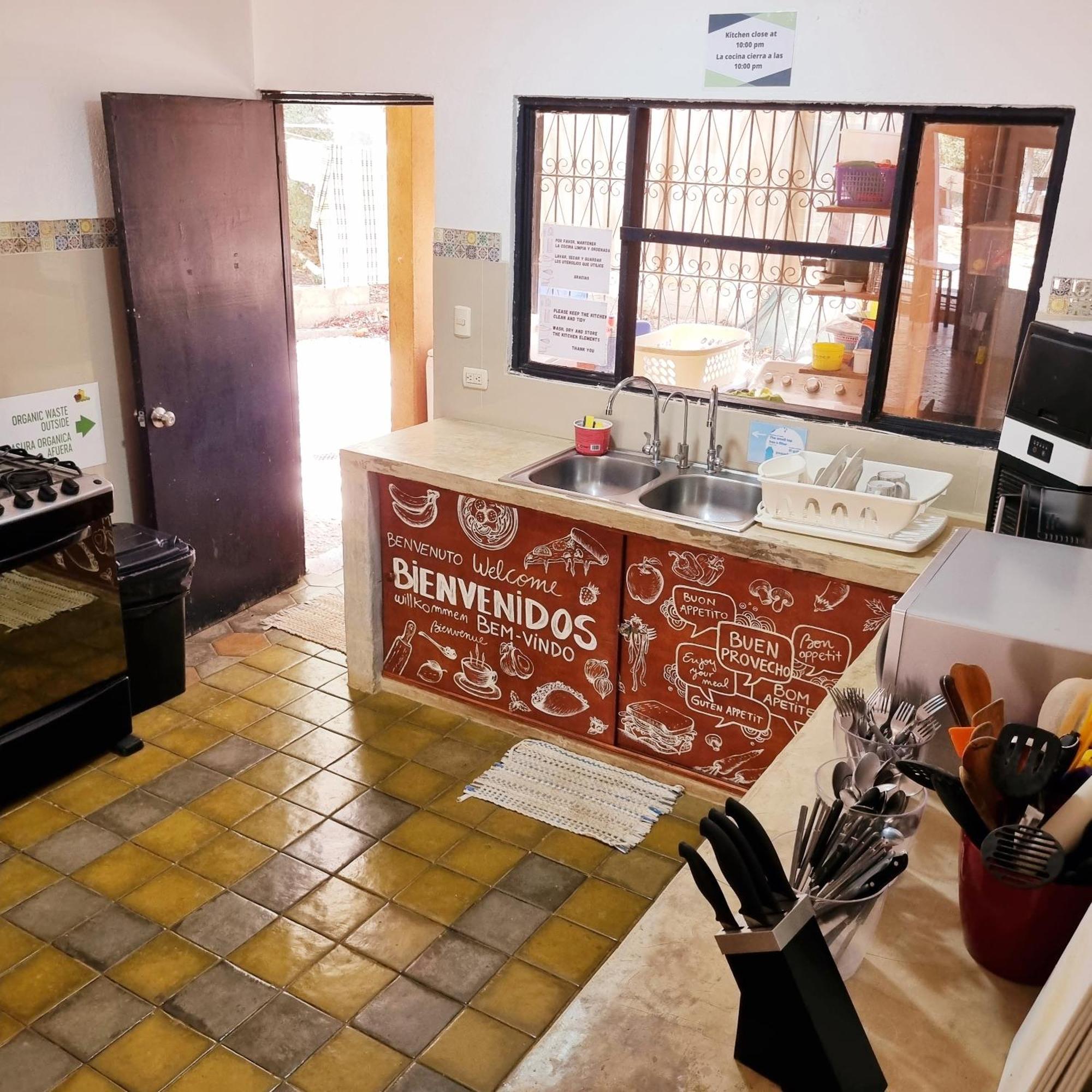 Casa Pura Vida Surf Hostel - Tamarindo Costa Rica 外观 照片