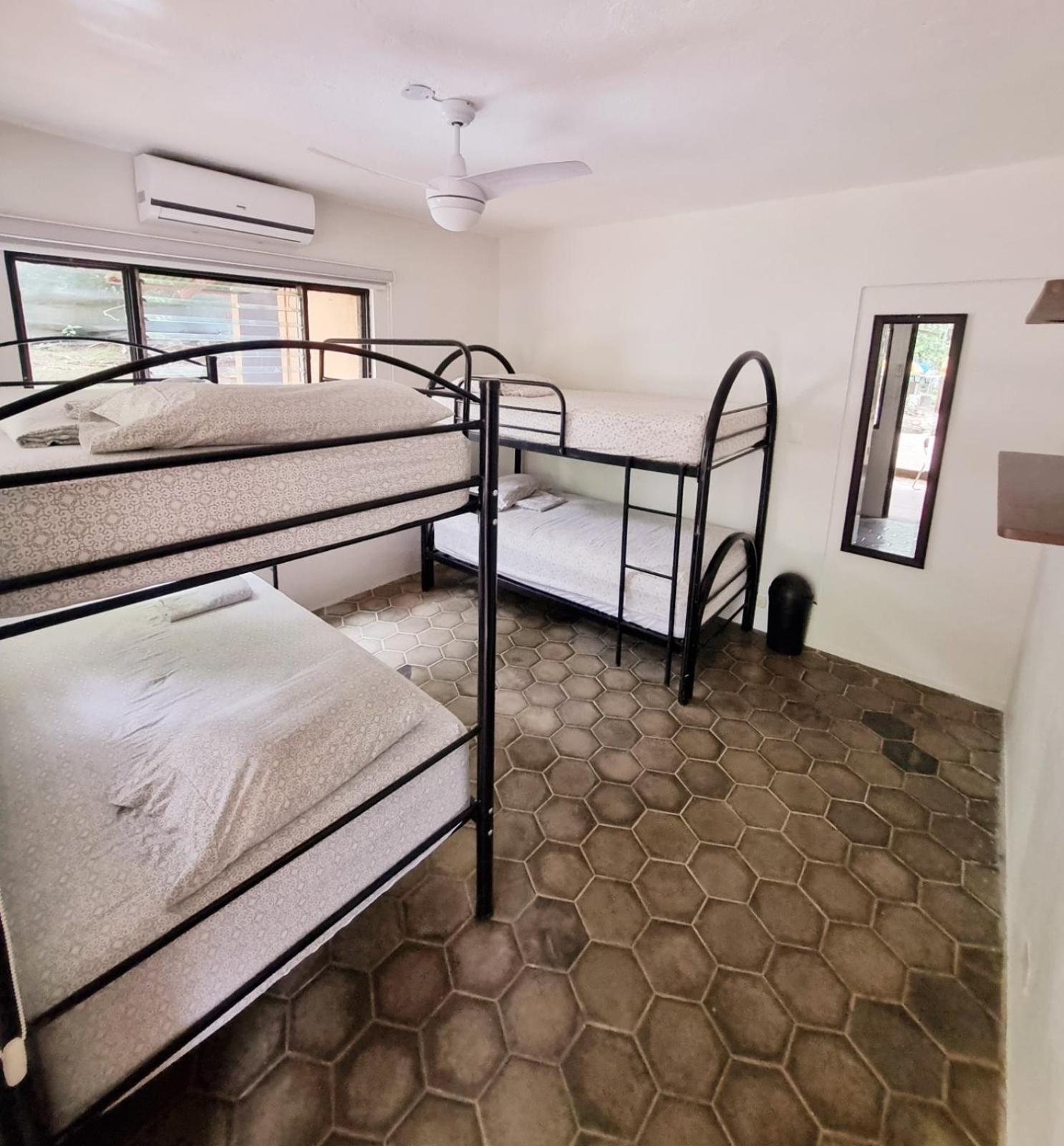 Casa Pura Vida Surf Hostel - Tamarindo Costa Rica 外观 照片