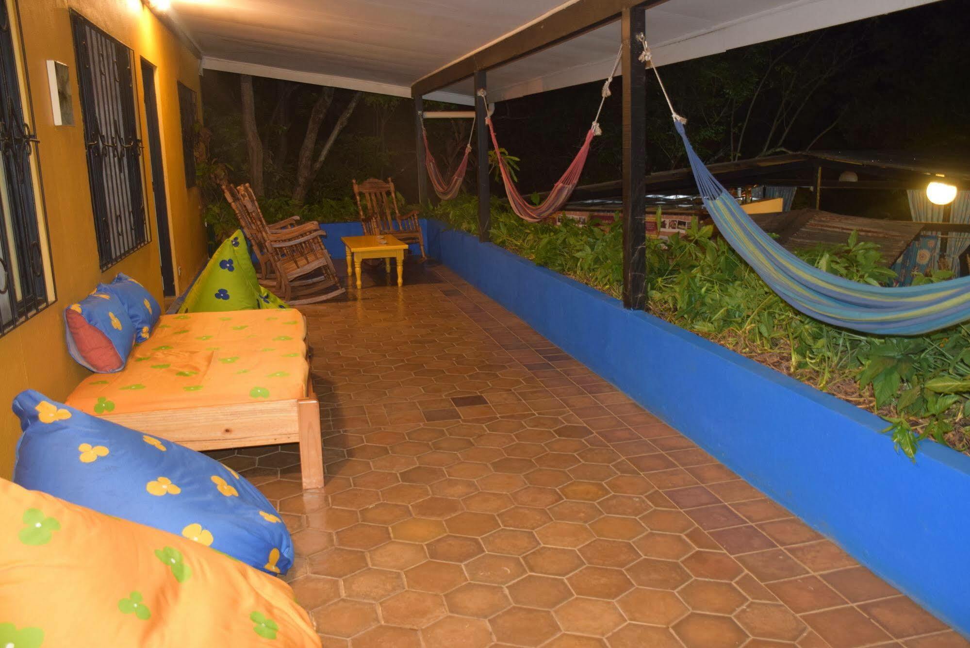 Casa Pura Vida Surf Hostel - Tamarindo Costa Rica 外观 照片